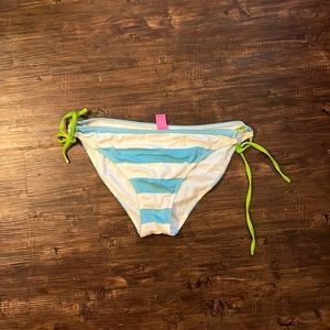 Waterfront surf. Bikini bottoms. L.